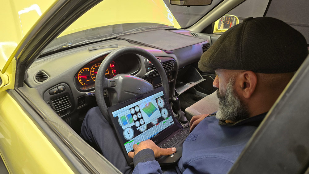 ریمپ تضمینی خودرو در مشهد روی خودرهای کلاسیک و ایرانی